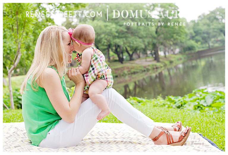 What to Wear for a Family Session | Domus Aurea Portraits by Renee www.reneestreett.com
